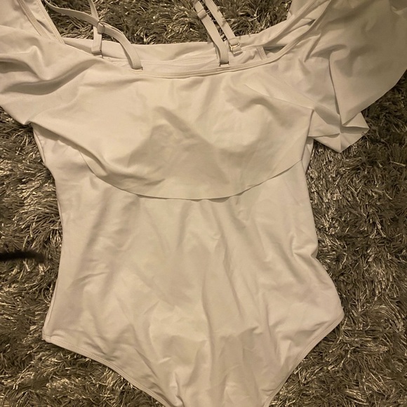 Sexy Elegant off the shoulder all white swim suit - Picture 4 of 9